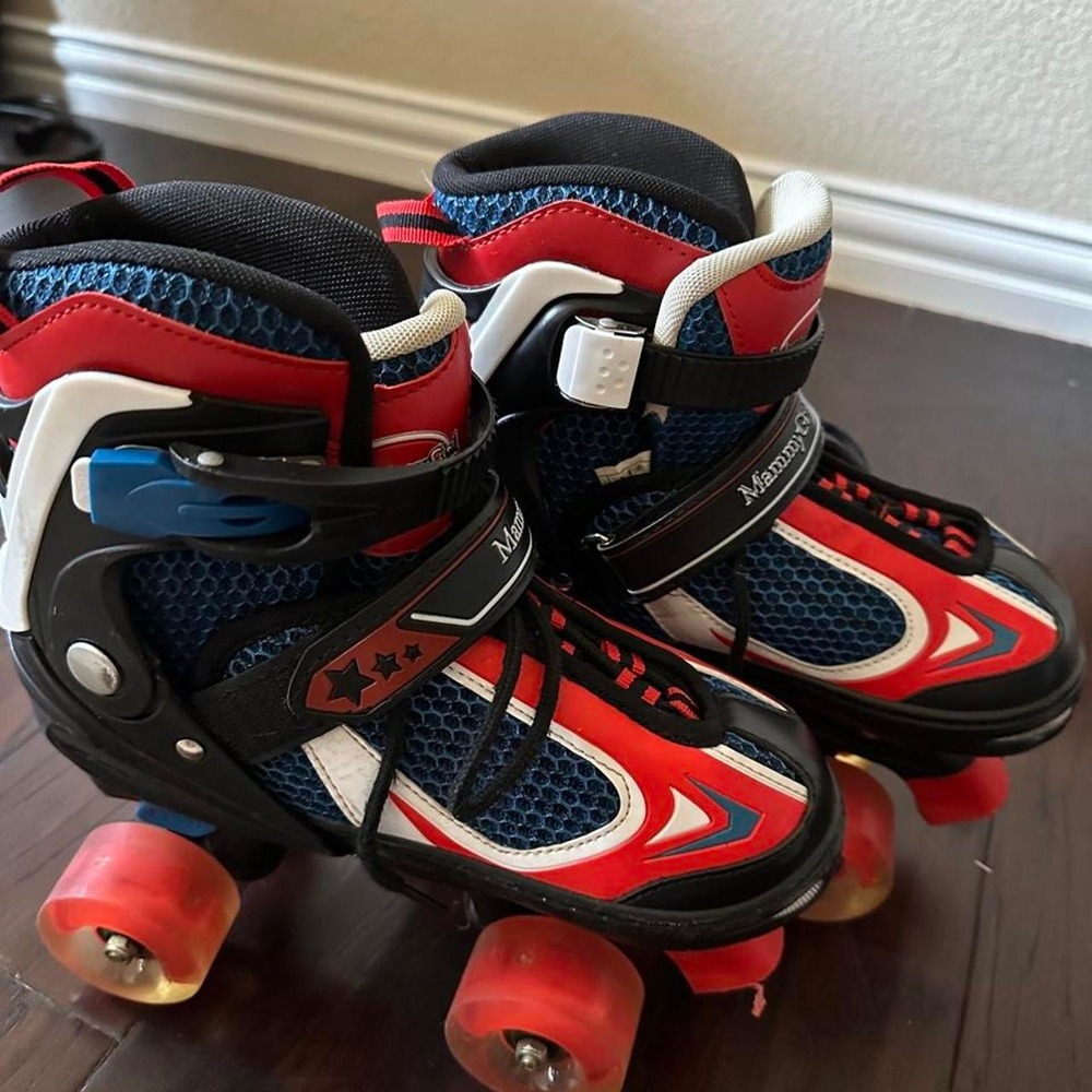 MammyGol Kids Roller Skates Size 35-38 Adjustable Red Blue 4 Wheels Outdoor Play